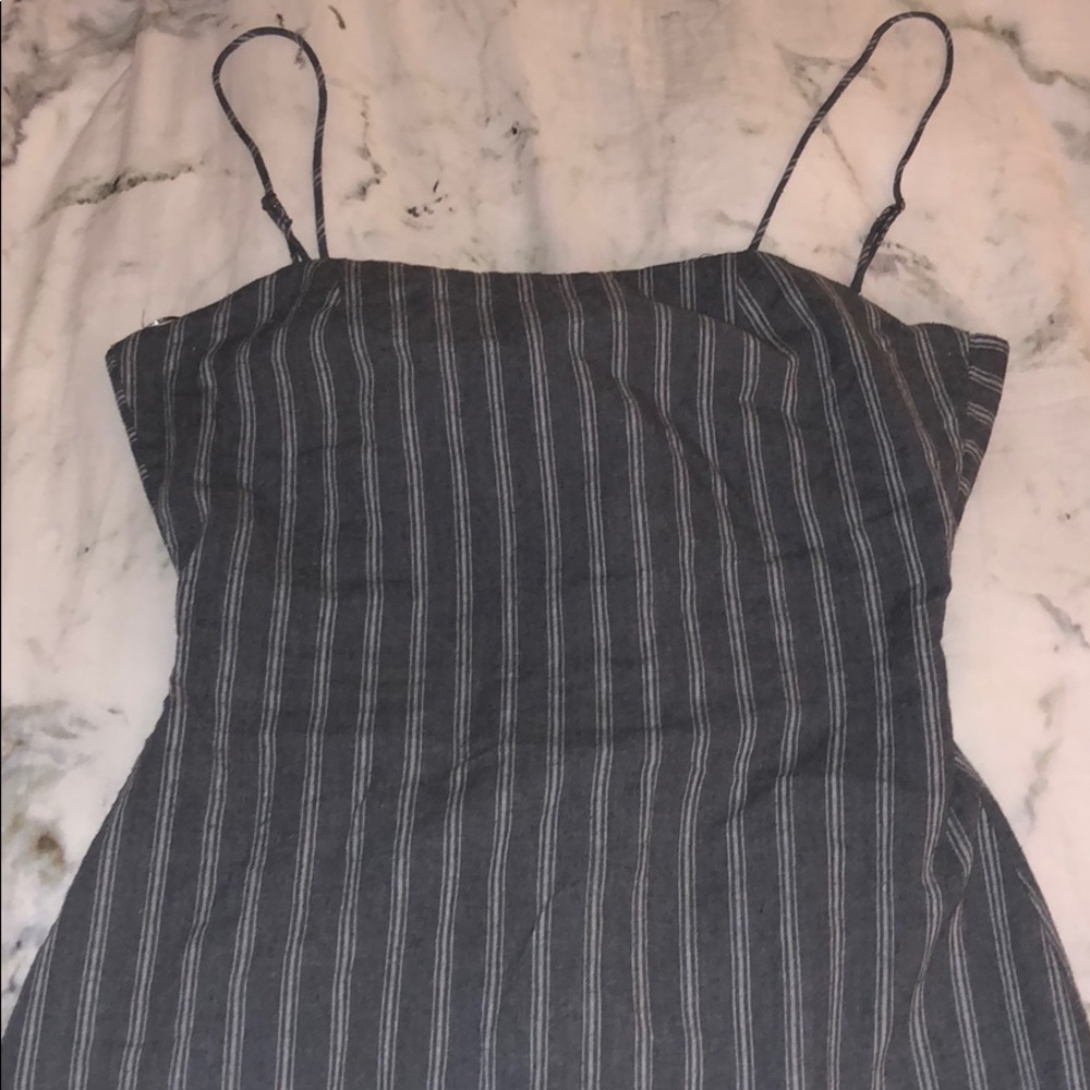 ADORABLE BODY-CON DRESS - Picture 2 of 3
